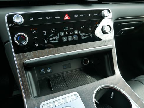 New 2025 Genesis GV80 3.5T Prestige image 10