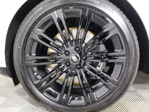 New 2025 Land Rover Range Rover SE image 31