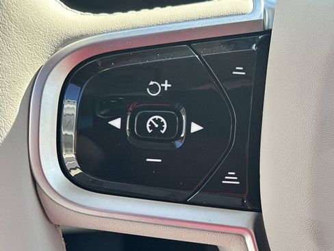 New 2026 Volvo XC90 B6 Ultra w/ Protection Package image 18