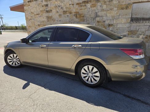Used 2010 Honda Accord LX image 3