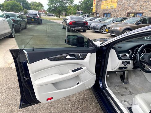 Used 2015 Mercedes-Benz CLS 400 4MATIC w/ Premium 2 Package image 31