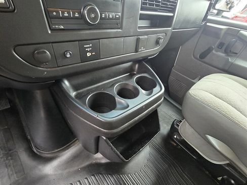 Used 2015 Chevrolet Express 3500 image 15
