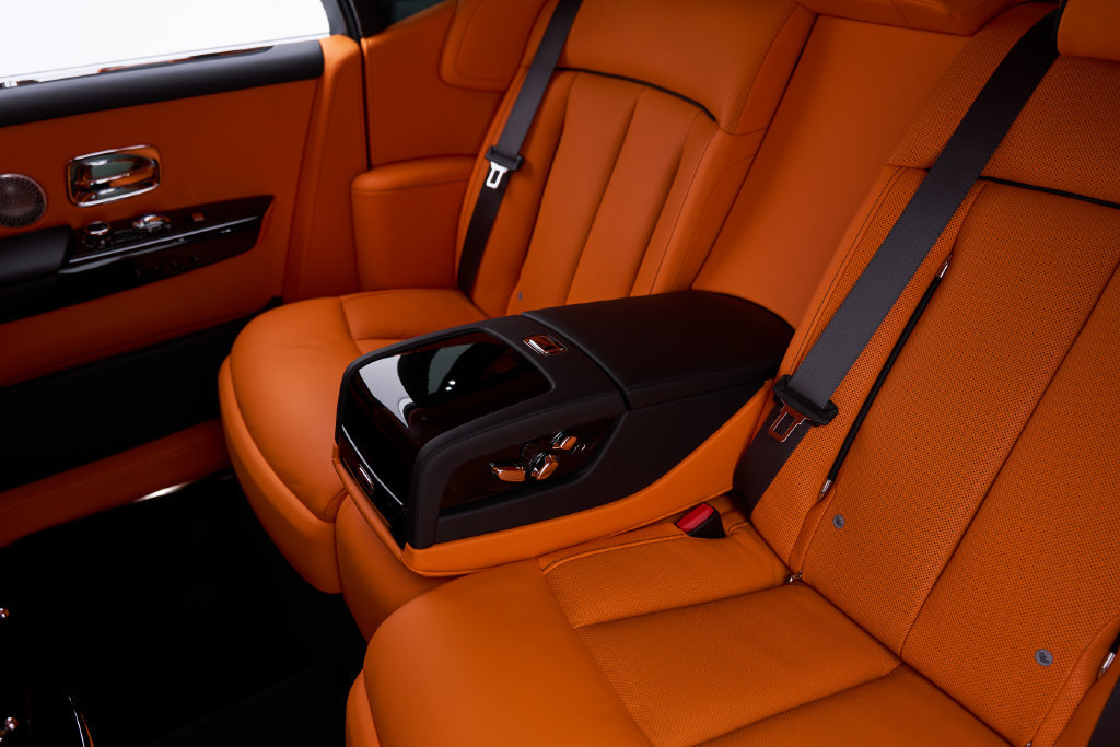 Used 2026 Rolls-Royce Phantom Sedan RWD image 76