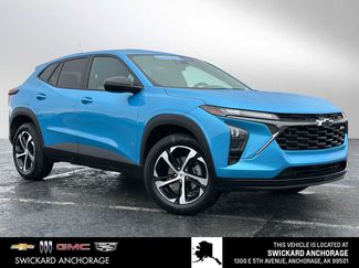 Used 2025 Chevrolet Trax RS w/ Sunroof Package image 1