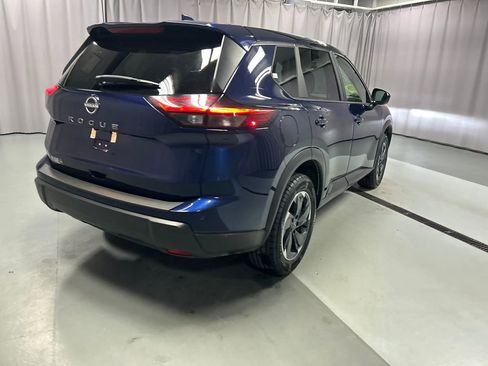 Used 2025 Nissan Rogue SV FWD image 7