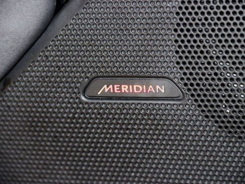 Used 2025 Land Rover Range Rover Velar Dynamic SE AWD/4WD image 15