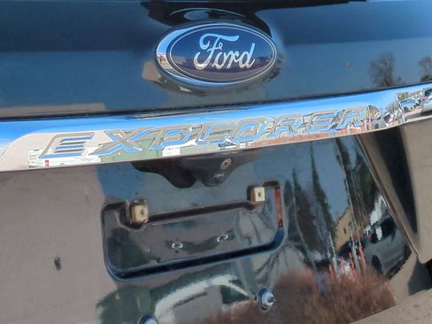 Used 2016 Ford Explorer Limited image 13