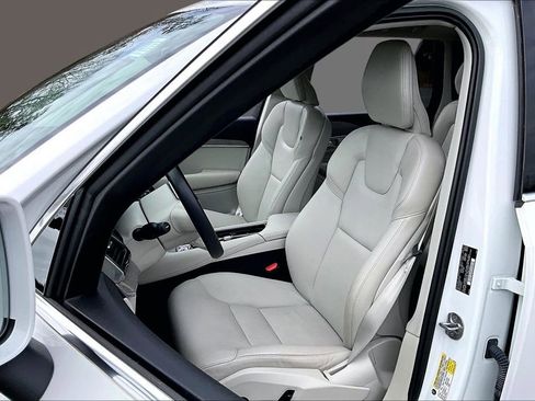 Used 2023 Volvo XC90 T8 Plus w/ Protection Package image 15