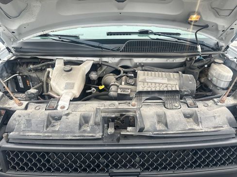 Used 2019 Chevrolet Express 3500 LS RWD image 15