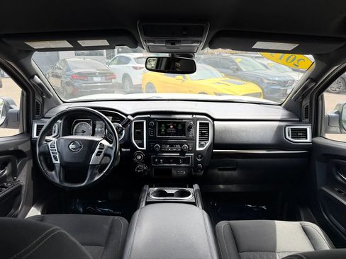 Used 2019 Nissan Titan SV w/ SV Convenience Package AWD/4WD image 24