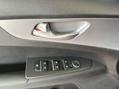 Used 2023 Kia Forte LXS w/ LXS Technology Package image 12