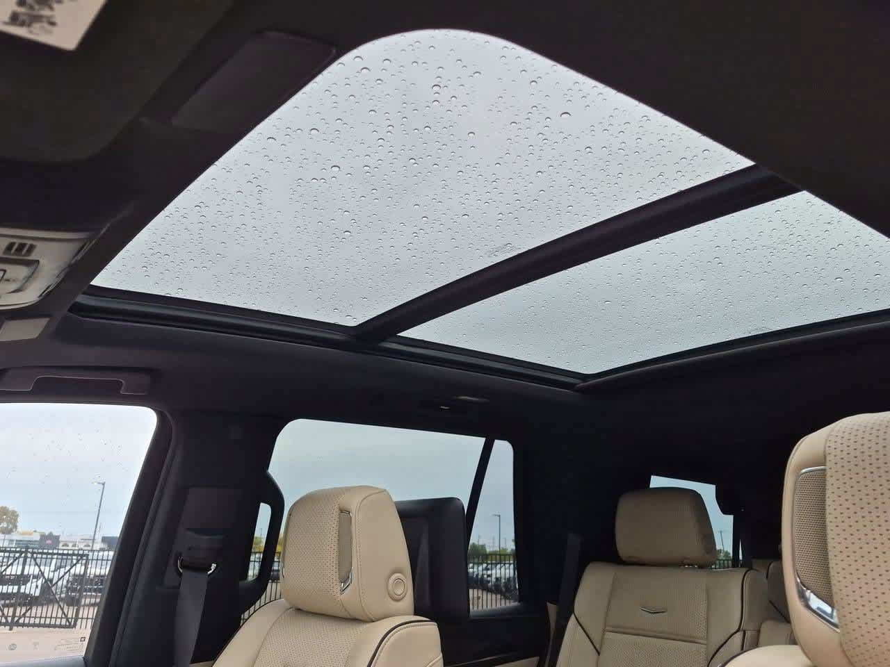 Used 2024 Cadillac Escalade Premium Luxury w/ LPO, Floor Liner Package AWD/4WD image 19