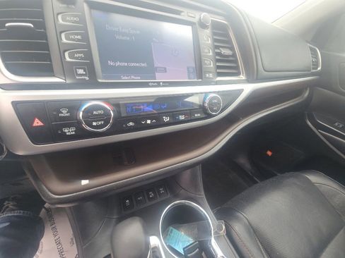 Used 2014 Toyota Highlander Limited AWD/4WD image 21