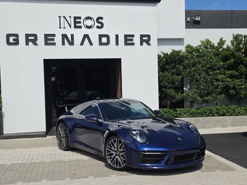 Used 2022 Porsche 911 Carrera RWD image 2