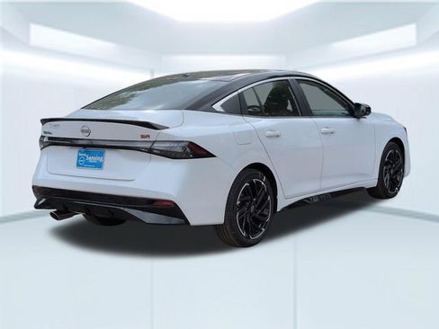 New 2026 Nissan Sentra SR w/ Floor Mat Package FWD image 6