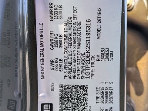 Used 2025 GMC Canyon AT4 image 23