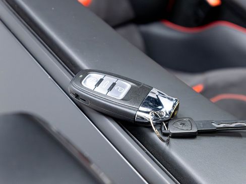 Used 2021 Lamborghini Huracan EVO RWD image 81