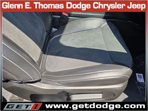 Certified 2025 Jeep Grand Cherokee Altitude AWD/4WD image 32