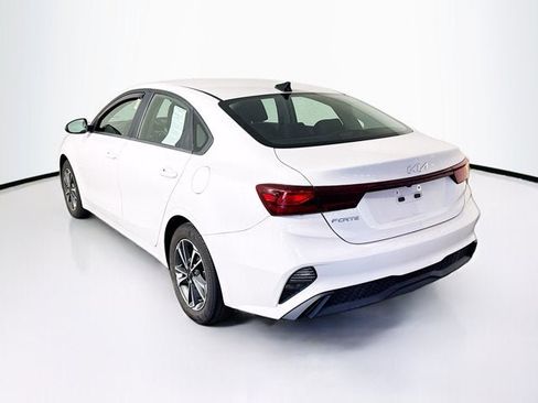 Used 2023 Kia Forte LXS w/ LXS Technology Package FWD image 7