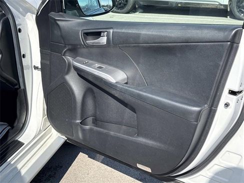 Used 2012 Toyota Camry SE image 17