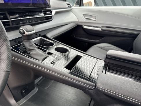 Used 2026 Toyota Sienna XSE FWD image 27