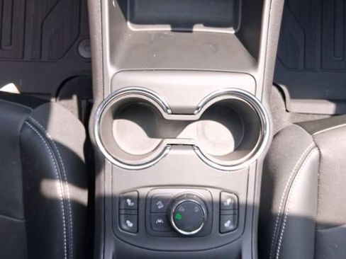 Used 2023 GMC Terrain SLT w/ LPO, Floor Liner Package AWD/4WD image 15
