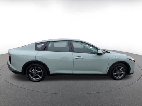 Used 2025 Kia K4 LXS image 16