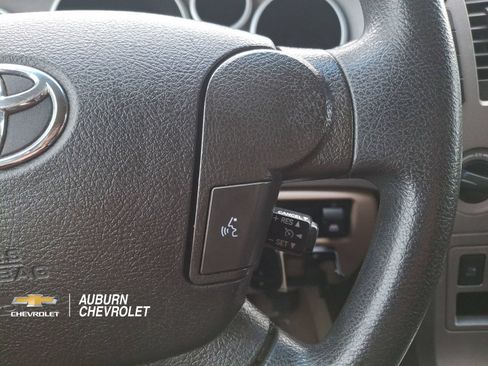 Used 2010 Toyota Tundra 4x4 CrewMax image 14