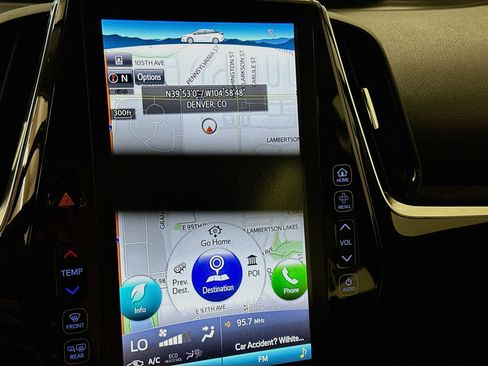 Used 2017 Toyota Prius Prime Advanced w/ Carpet Mat Package FWD image 22