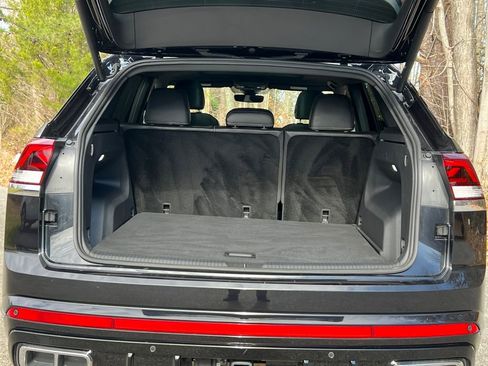 Certified 2024 Volkswagen Atlas Cross Sport SEL R-Line image 17