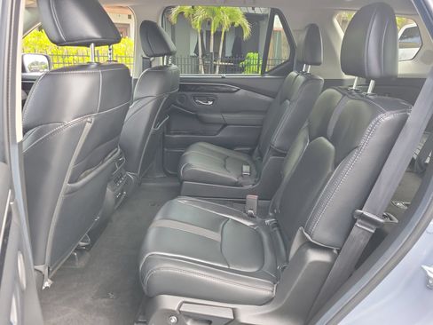 Used 2025 Honda Pilot Touring image 19