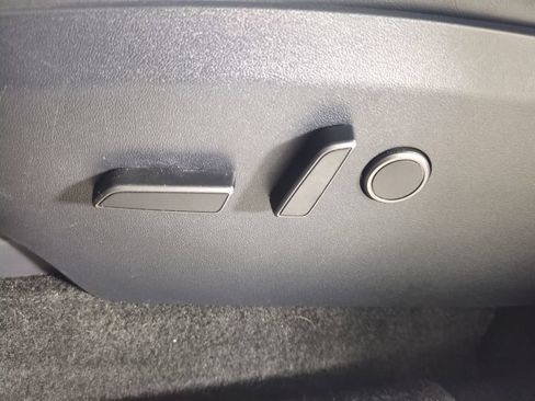 Used 2023 Tesla Model Y AWD image 23