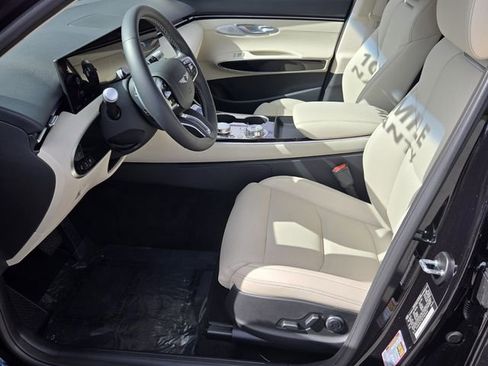 Certified 2026 Genesis GV70 2.5T image 10