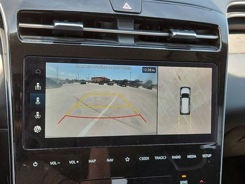 Used 2024 Hyundai Tucson Limited image 7