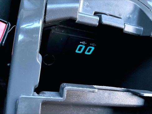 Used 2016 Ford Escape Titanium image 32