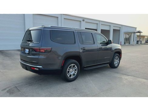 Used 2022 Jeep Wagoneer Series I image 8