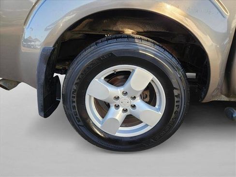Used 2005 Nissan Frontier LE w/ (H03) Rockford Fosgate Pkg RWD image 18