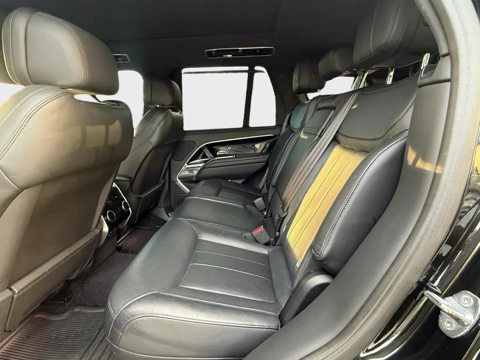 Used 2023 Land Rover Range Rover SE AWD/4WD image 13