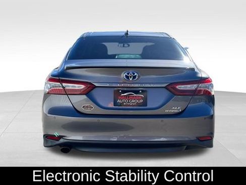 Used 2018 Toyota Camry XLE w/ Audio Package image 7