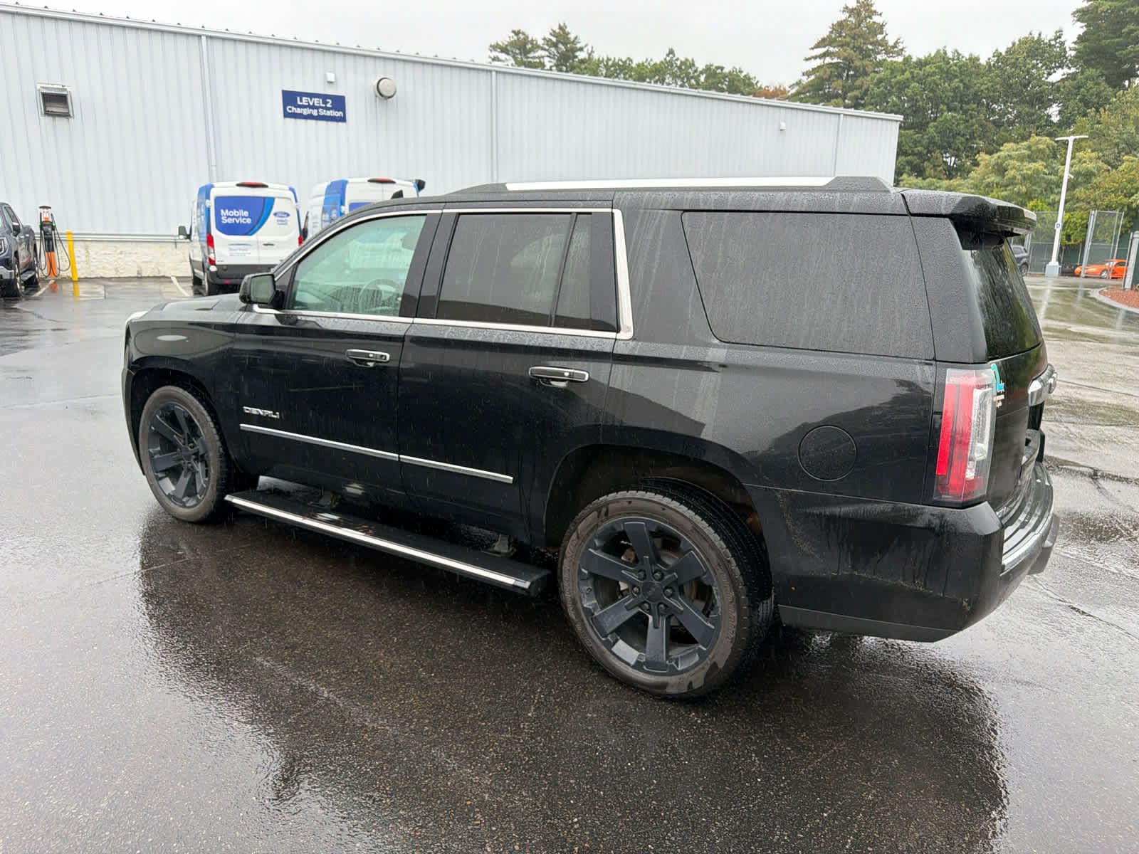 Used 2018 GMC Yukon Denali AWD/4WD image 9