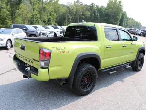 Used 2022 Toyota Tacoma SR5 AWD/4WD image 8