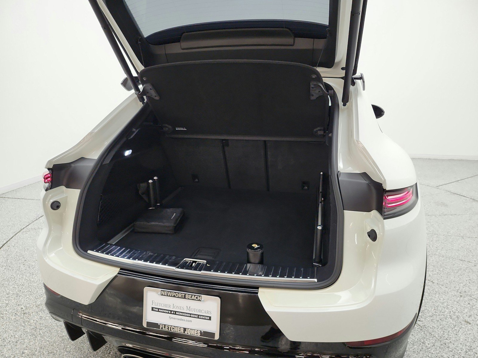 Used 2024 Porsche Cayenne Turbo GT AWD/4WD image 20