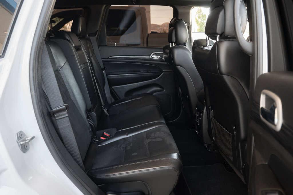 Used 2021 Jeep Grand Cherokee Laredo X RWD image 41