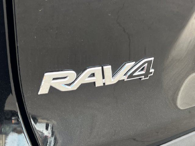 Used 2025 Toyota RAV4 XLE FWD image 19