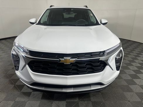 Used 2024 Chevrolet Trax LT FWD image 8
