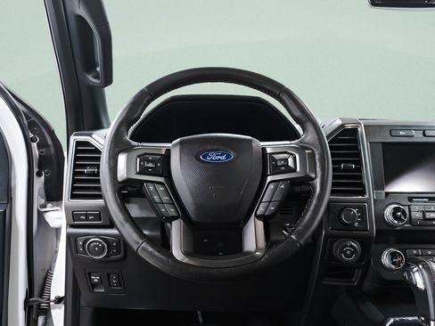 Used 2019 Ford F150 Lariat w/ Equipment Group 502A Luxury AWD/4WD image 11