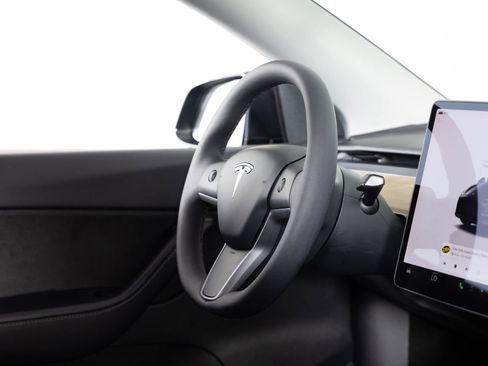 Used 2022 Tesla Model Y Performance AWD/4WD image 25