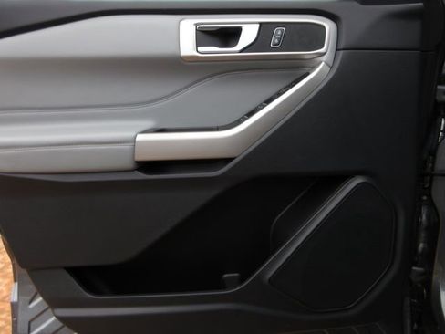 Certified 2022 Ford Explorer XLT w/ Equipment Group 202A image 9