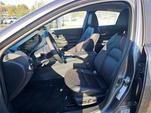 New 2026 Nissan Sentra SR w/ SR Premium Package image 17