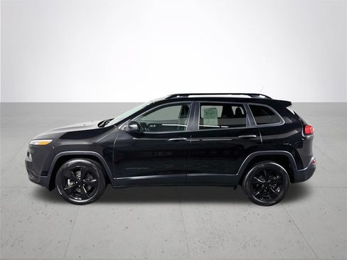 Used 2017 Jeep Cherokee Sport FWD image 9
